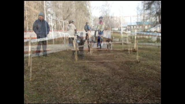 Велокросс ЧР Ижевск 03.11.12 Мальчики 98-99.mov смотреть онлайн