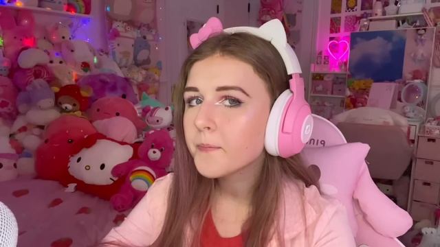 I HAD TO START OVER IN ROYALE HIGH & I GOT MY DREAM CORSET! ? ROBLOX Royale High Valentines Update смотреть онлайн