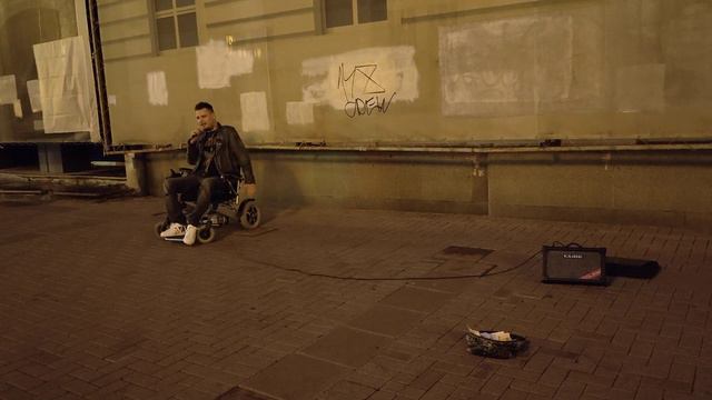 КиШ – Прыгну со скалы - Король и Шут - песню по просьбе зрителей исполнил Максим Кардиналов #Moscow смотреть онлайн