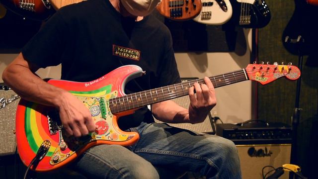 Fender Custom Shop George Harrison Rocky Stratocaster by Paul Waller смотреть онлайн