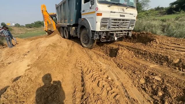 Loaded Tipper ? Ye Umeed nahi thi BharatBenz se ? || Gagan OP ? смотреть онлайн