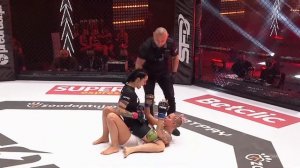 Zusje full Fight. Камилла Смогулецкая полный бой