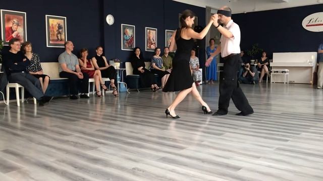 Аргентинское танго: Танец именинницы в студии Libertad (Санкт-Петербург) 15 мая 2021 смотреть онлайн