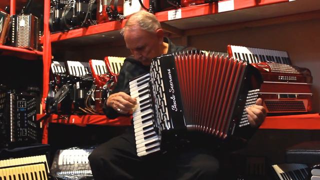 Paolo Soprani Piano Accordion | 72 Bass | Music Junction смотреть онлайн