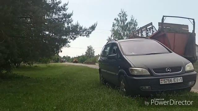 Тракторист працуе. смотреть онлайн