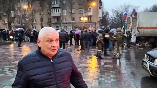 "Жест гуманизма". Русские в Мелитополе оказывают гуманитарную помощь смотреть онлайн