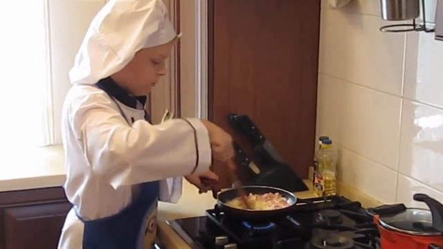 Омлет на завтрак. Мой первый рецепт. Георгий Апухтин смотреть онлайн