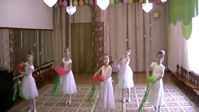 П.И. Чайковский «Вальс цветов» из балета «Щелкунчик» смотреть онлайн