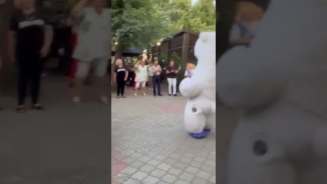 заказ 8 927 38 92 169 ПЕНЗА БОЛЬШОЙ БЕЛЫЙ МИШКА поздравление сюрприз от ДОЧЕРИ ОЛЕСИ смотреть онлайн
