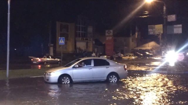 Потоп в Воронеже 25 июня 2015 ул. Дорожная смотреть онлайн