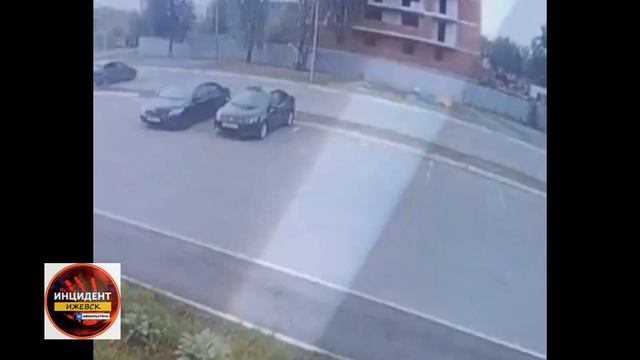 3 июля 2023 года в Ижевске типок на хайлюксе преследовал скутериста. смотреть онлайн