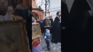 Спаси, Господи, люди Твоя, и благослови достояние Твое, победы на сопротивныя даруя...