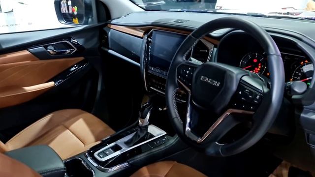 Isuzu MU-X 3.0 Ultimate 2021 Black смотреть онлайн