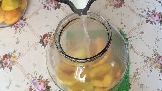 Как консервировать ФРУКТЫ? ЛЕГКО! Показываю на ПЕРСИКАХ И СЛИВАХ! смотреть онлайн