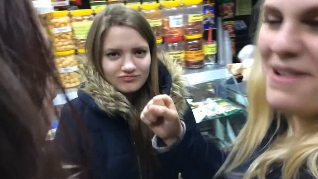 Девчонки хотят в клуб смотреть онлайн