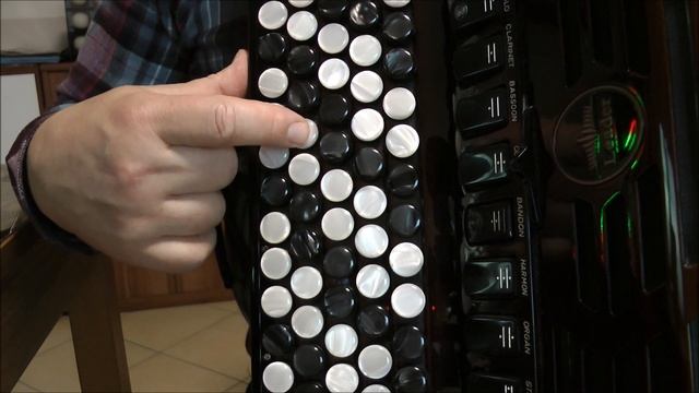 В ЗЕМЛЯНКЕ Разбор на баяне -(COVER) Песня ВОЕННЫХ ЛЕТ смотреть онлайн