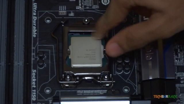 Build A PC [03] - Installing the Intel Based CPU on the Motherboard смотреть онлайн