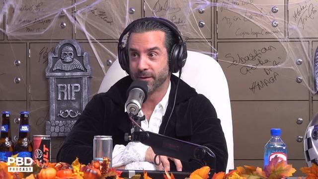 "The $18 Big Mac" - McDonald's Revenue is Skyrocketing With New Menu Price Increases смотреть онлайн