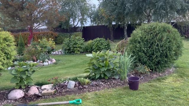 Как из травы  получить компост , и плодородный слой . Делаем опрятный кант в цветнике.