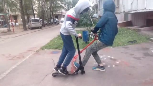 Покрасил СВОЙ САМОКАТ//СТРИТ ТРЮКИ НА САМОКАТЕ!!!!!/ПОСТАВИЛ ТЕЙЛ ВИП смотреть онлайн