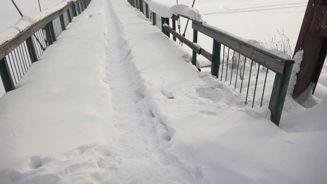 Около 3 лет назад вантовый мост через реку Кута, был закрыт смотреть онлайн