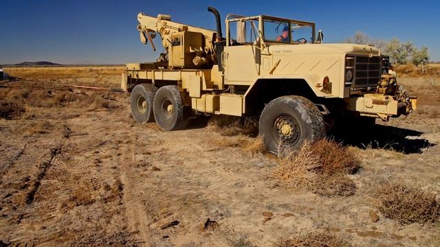 I’ve Never Seen A Big Rig THIS Stuck (Dangerous And Difficult Recovery) смотреть онлайн