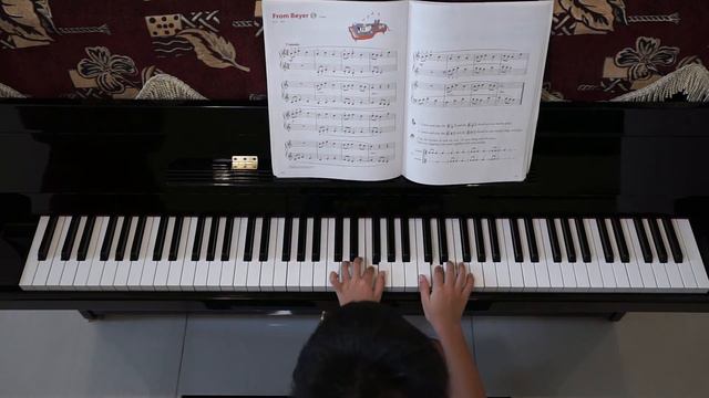 From Beyer (Beyer op.101 No 60) (F. Beyer - Comodo) смотреть онлайн