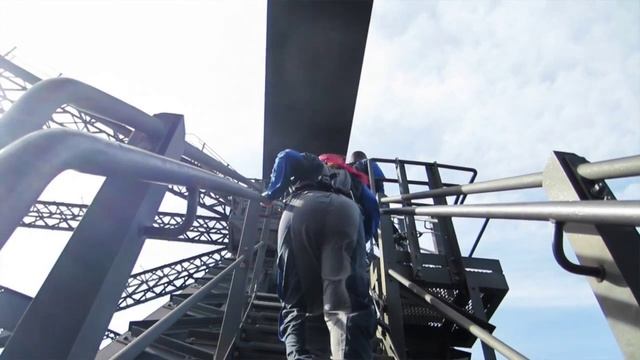 Climbing The Sydney Harbour Bridge (BridgeClimb Sydney) смотреть онлайн