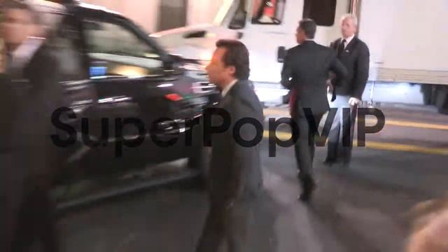 Michael Bully Herbig greets fans at The Incredible Burt W... смотреть онлайн