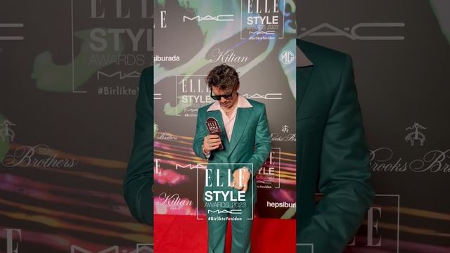Kırmızı Halı: Taro Emir Tekin | #ELLEStyleAwards2023 смотреть онлайн