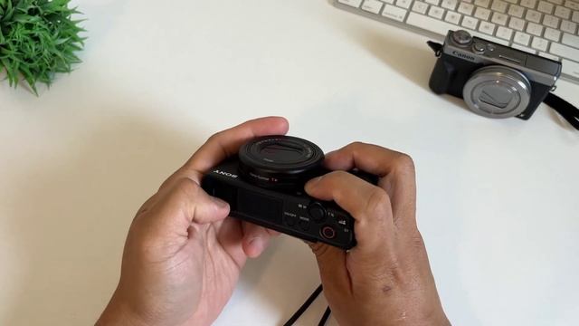 Sony ZV-1 vs Canon G7x Mark iii (which is better?) смотреть онлайн