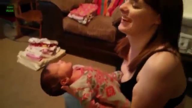 Самые милые чиханья.  Малыши весело чихают чих-хи-хи)