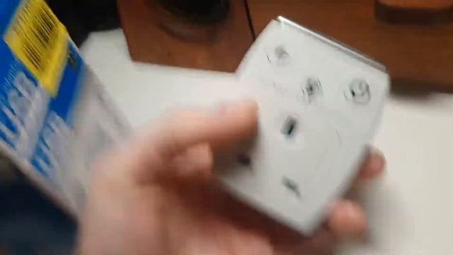 Masterplug USB/Plug Adapter with surge protection смотреть онлайн
