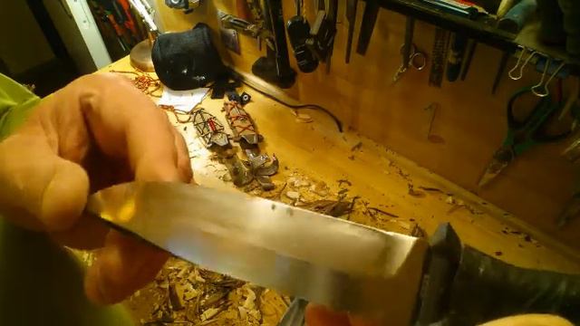 Couteaux Test Gerber Strongarm : original et copie . смотреть онлайн