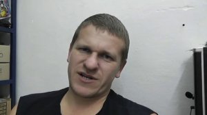 Корова сосёт сама у себя молоко. Что делать?