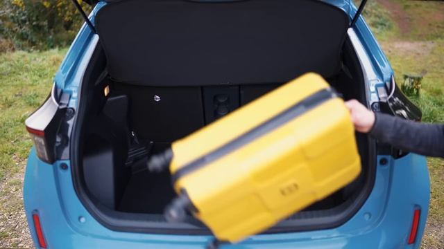 NEW Toyota Yaris Cross review – an SUV that can ACTUALLY do 100mpg!! | What Car? смотреть онлайн