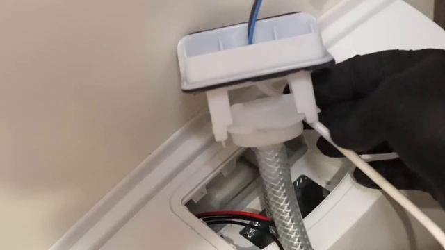 Replacing Thetford C262 caravan toilet flush pump смотреть онлайн