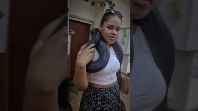 Моя подружка...сетчатый питон #змеи #питон #выставка #лето #лучшеевоспоминание смотреть онлайн