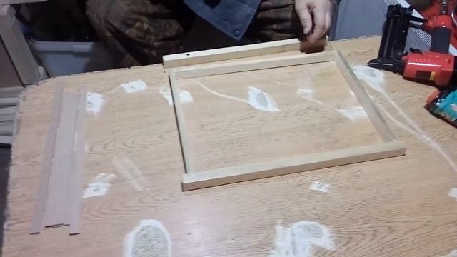 Разделительная  для вывода матки и подсадки её в семью