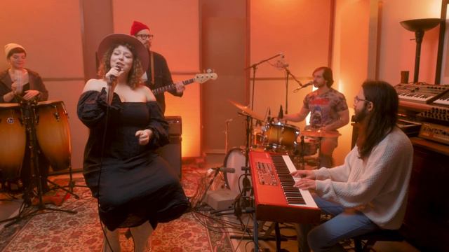 The Funky Miracles Community Club Episode 1 (Diaphanie) смотреть онлайн