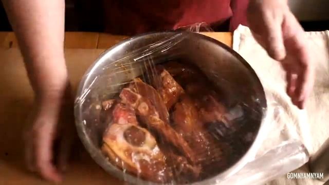 Говяжьи рёбра в горчично-медовом соусе | Beef ribs in mustard honey sauce смотреть онлайн