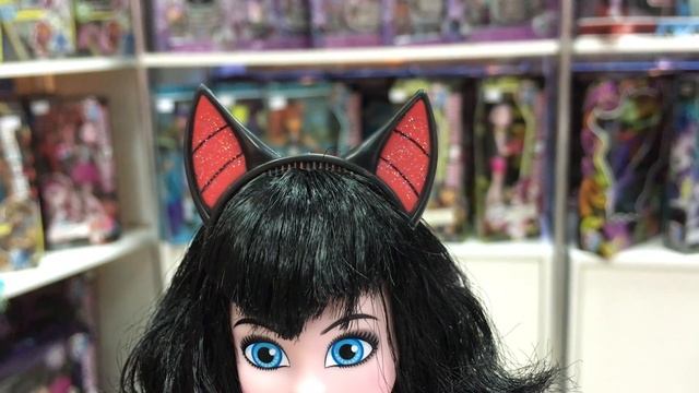 КУКЛА МЭВИС обзор и распаковка из мультика МОНСТРЫ НА КАНИКУЛАХ/ Hotel Transylvania смотреть онлайн