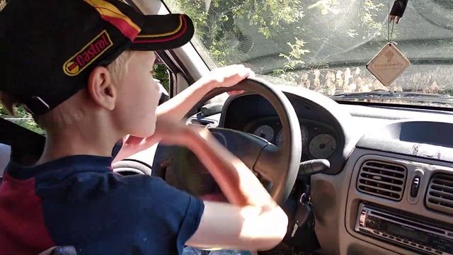 Ребенок за рулем в БЦВВМ. Детская автошкола в Барнауле Автомногоборье с 8 до 16 лет смотреть онлайн