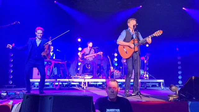 Bart Peeters en de Ideale Mannen - September (Earth Wind and Fire cover) - Festival Dranouter 2023 смотреть онлайн