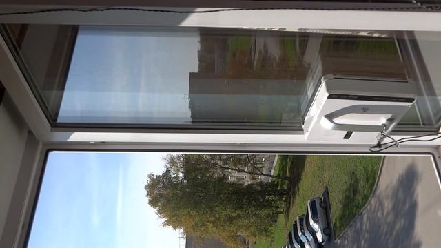 Робот-мойщик окон IBoto Win 289