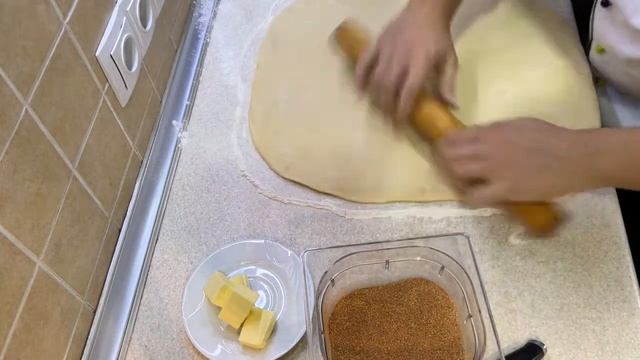 Булочки с корицей, но немного лучше. смотреть онлайн