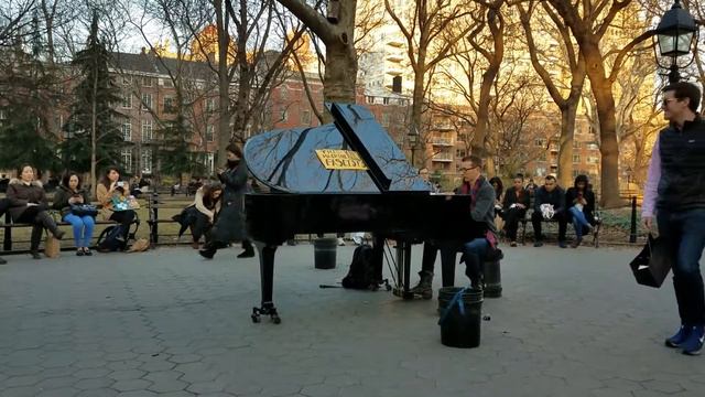 Moonlight sonata Washington Square Park Colin Huggins смотреть онлайн