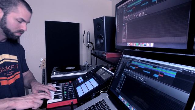 Maschine MK3 And Akai MPK Mini II Beat Making