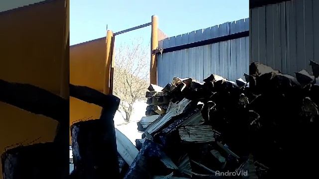 Как колоть дрова.Дедовский метод.Будни в деревне.Ручной дровокол.Колун.Осиновые дрова. смотреть онлайн