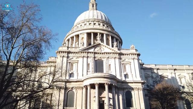 Millennium Bridge to St Paul Cathedral Walking in the City of London смотреть онлайн